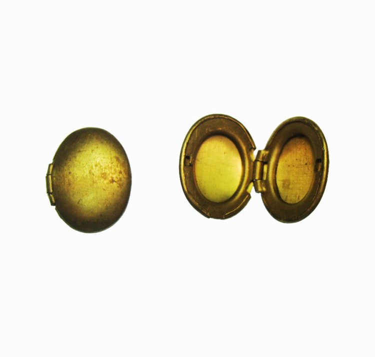 NO LOOP Vintage Brass Oval Pocket Token Locket (6) - Click Image to Close