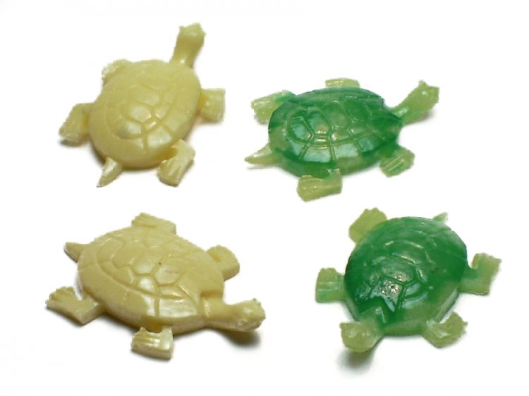 Faux Jade "Carved" Turtle Vintage Plastic Flatback (1) - Click Image to Close