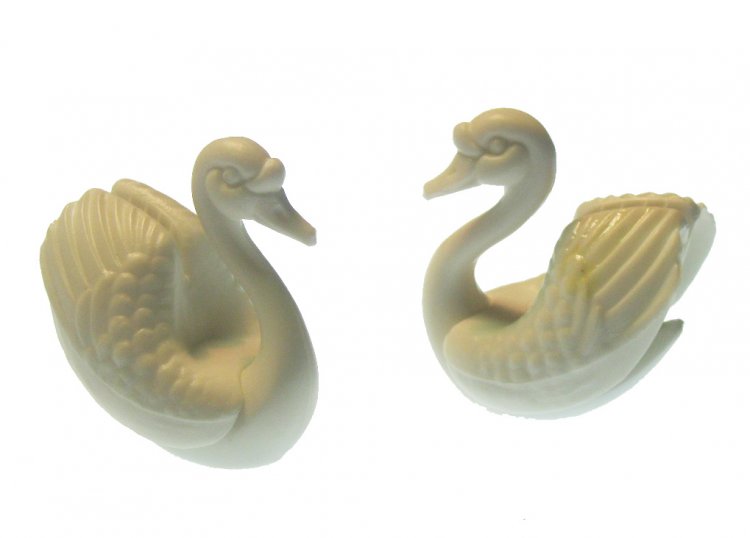White Swan Vintage Miniature (1) - Click Image to Close