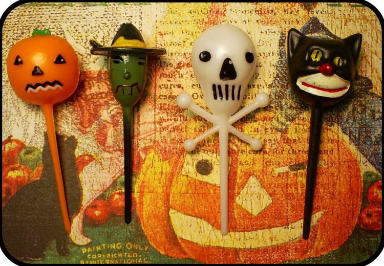 Halloween Vintage-Style 3-D Picks (12) - Click Image to Close