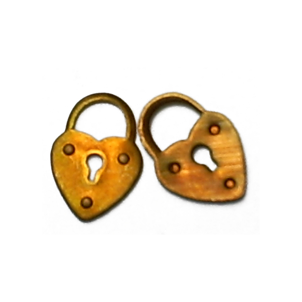 Tiny Vintage Brass Heartshaped Padlock Finding (6) - Click Image to Close