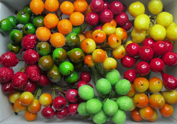 Box of Vintage Miniature Wired Fruits - Click Image to Close