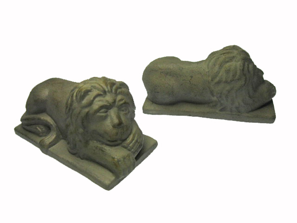 Pair of Lions Garden Statues - Click Image to Close
