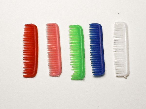 TINY Vintage Plastic Combs (15) - Click Image to Close